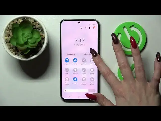 'Video thumbnail for How to Turn On Auto-rotate Screen on Samsung Galaxy S22 – Turn Off Auto Screen Rotate'