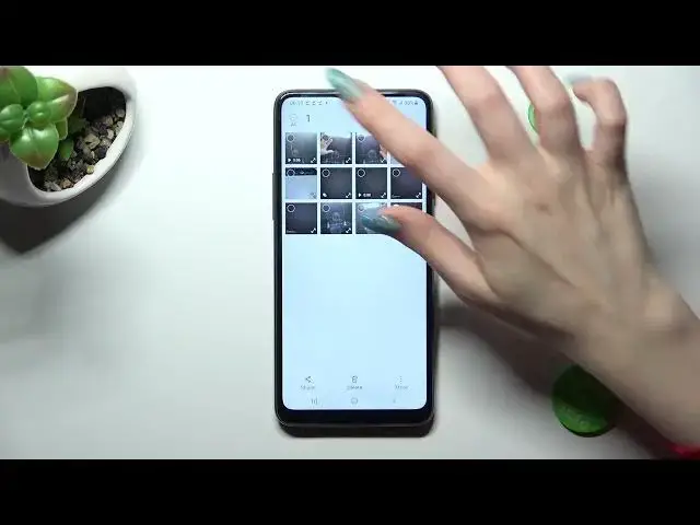 Video thumbnail for How to Select and Delete Multiple Photos at Once in Gallery on a SAMSUNG Galaxy A20s