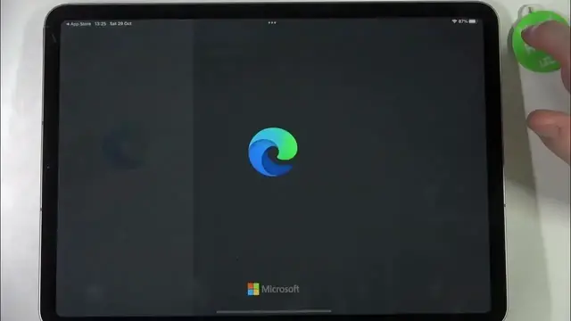 Video thumbnail for How to Install the Microsoft Edge Browser on the iPad Pro 4th Gen (2022)