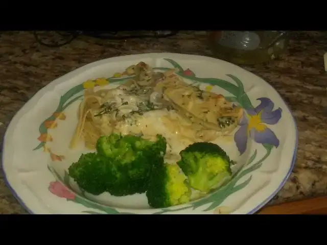 Video thumbnail for Chicken with Wine Cream Sauce