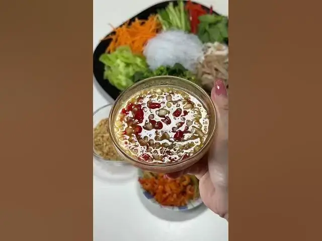 'Video thumbnail for ញាំស្តៅមីសួរសាច់ជ្រូកបីជាន់'