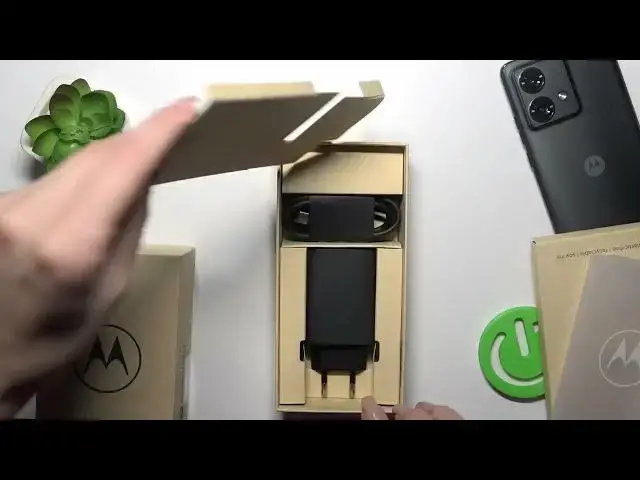 Video thumbnail for Does MOTOROLA Edge 40 Neo Come with Charger?