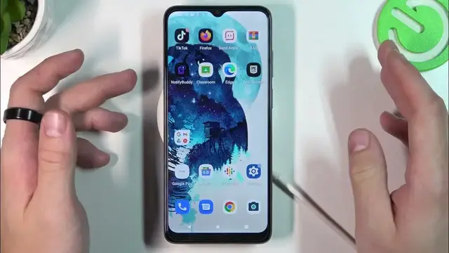 'Video thumbnail for Does  MOTOROLA Moto E22 Support Wireless Charging'