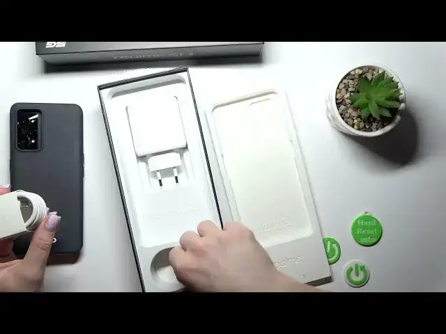 Video thumbnail for REALME GT2 - All Box Accessories Review - Unboxing