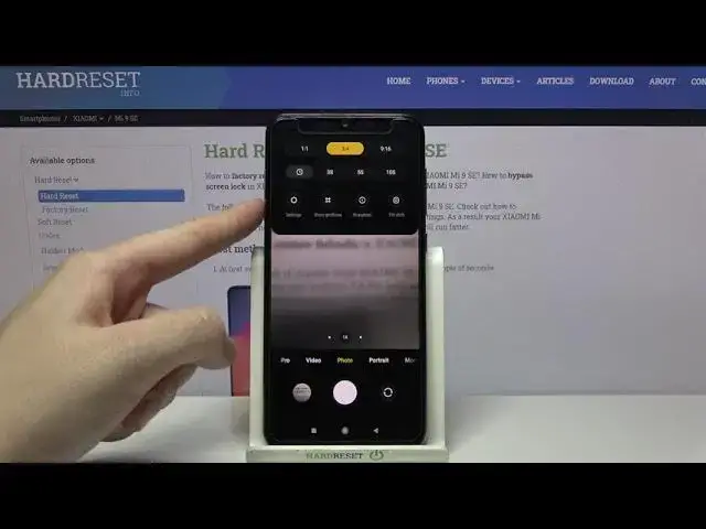 Video thumbnail for How to Use Burst Shot on XIAOMI Mi 9 SE – Multiple Photos at Once