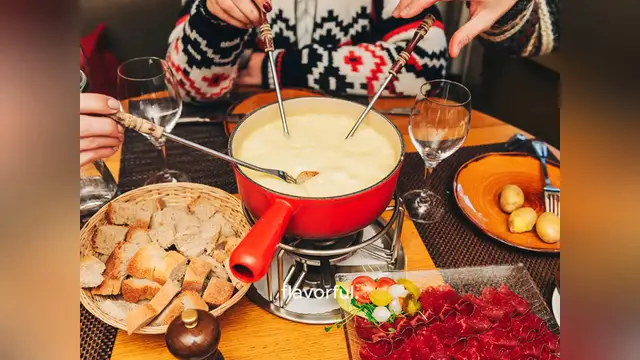 Video thumbnail for fondue recipe