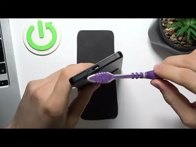 Video thumbnail for How to Ensure a Dust-Free USB Port on Sony Xperia 1 V - Quick & Easy!