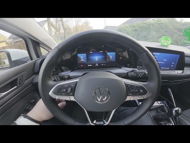 Video thumbnail for Volkswagen Golf VIII – How to Enable or Disable Convenience Turn Signal