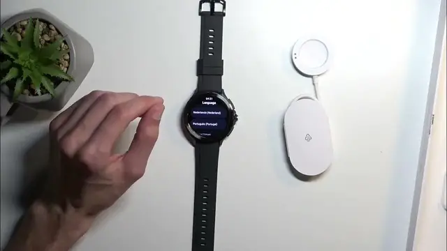 Video thumbnail for How to Unbox and Get Started with Your Xiaomi Watch 2 Pro