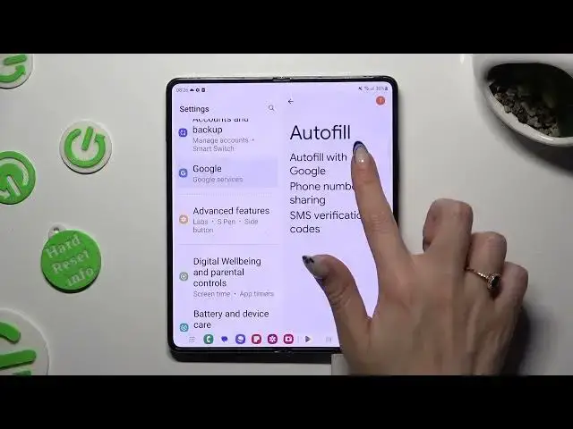 'Video thumbnail for How to Turn Off the Autofill with Google Feature on SAMSUNG Galaxy Z Fold5 - Google Password Manager'