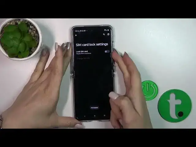 'Video thumbnail for How to Turn Off the SIM Card PIN Code on MOTOROLA Razr 40 Ultra - Removing the SIM Lock'