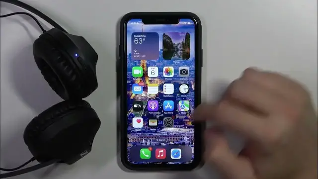 Video thumbnail for How to Pair Sennheiser HD 250BT with iPhone?