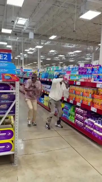 Video thumbnail for 2 Florida Men w/smooth moves gettin down in Sam's Club to Mark Morrison's 'Return of the Mack'