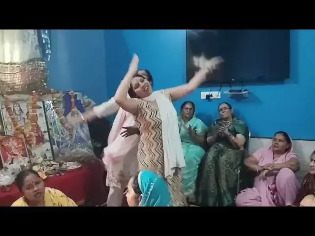 Video thumbnail for देना हो तो दे दे सावरे #happy_lokgeet #trending #viral #डांस #krishna  bajan