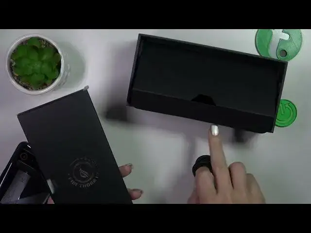 Video thumbnail for Does the ASUS ROG Phone 7 Device Come with a USB Cable? Let's Check!