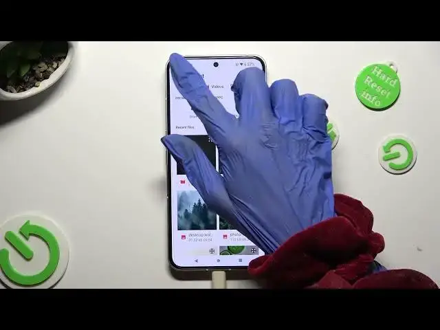 Video thumbnail for How to Add a Picture to SMS Message on a NOTHING Phone (2)