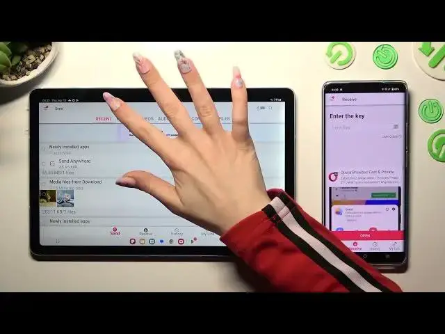 Video thumbnail for How to Move All Data from Samsung Galaxy Tab S6 Lite 2022 to an Android Phone / Tablet?