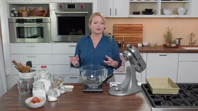 Video thumbnail for How to Make Yellow Sheet Cake with Chocolate Frosting(720P HD)