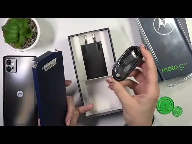 Video thumbnail for Does the MOTOROLA Moto G32 Phone Come with a USB Cable? Let's Figure Out!