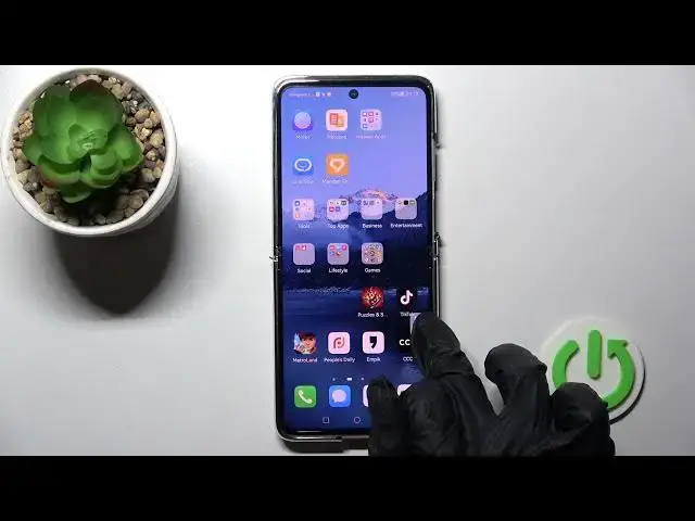 Video thumbnail for How to Create Home Screen Folders in HUAWEI P50 Pocket - Add Folder to Home Screen