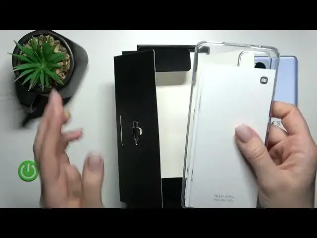 Video thumbnail for Does Xiaomi 12 Pro Comes with a Case? | What’s Inside an Original Box?