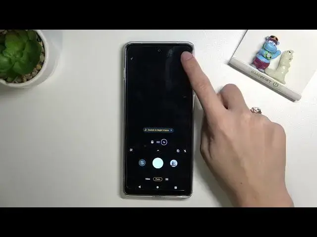 'Video thumbnail for How to Manage Camera Mirror Effect in MOTOROLA Moto G200 5G – Find Reflection Feature'