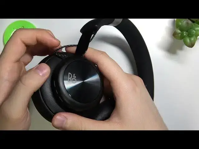 'Video thumbnail for How to Enter Pairing Mode in B&O Beoplay H4?'