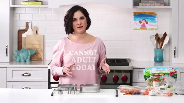 Video thumbnail for Mom Tries to Pack Creative Bento Box Lunches for Her Kids   Mom Vs.   Well Done(720P HD)