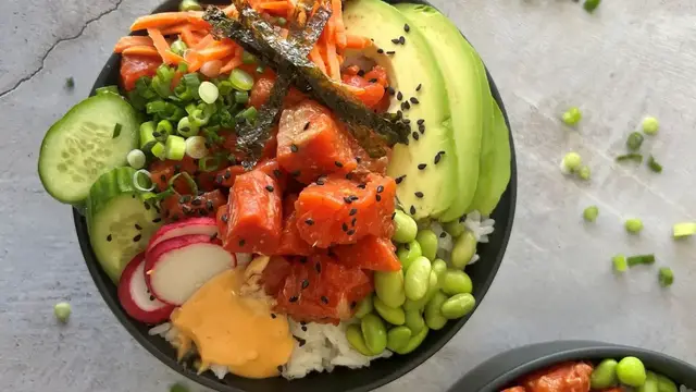 Video thumbnail for Colorful Salmon Poke Bowl Recipe