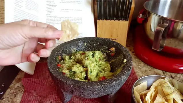 Video thumbnail for Making and Preserving Guacamole the Right Way