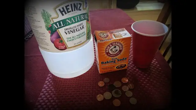 Video thumbnail for Cleaning Coins With Baking Soda & Vinegar — See How Well This Method Works