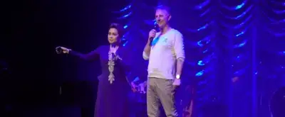 Video thumbnail for Salonga and Bowman Reunite For 'A Whole New World'