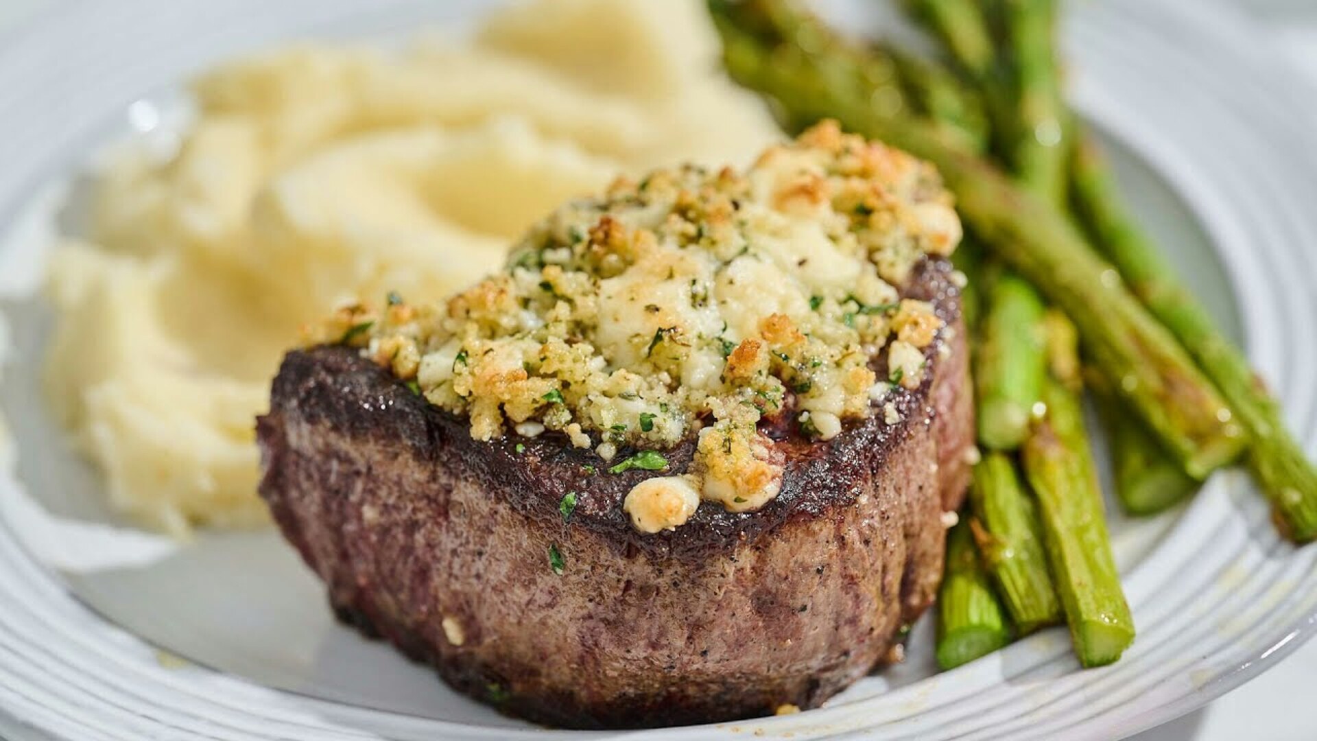 Video thumbnail for Blue Cheese Crusted Filet Mignon Recipe