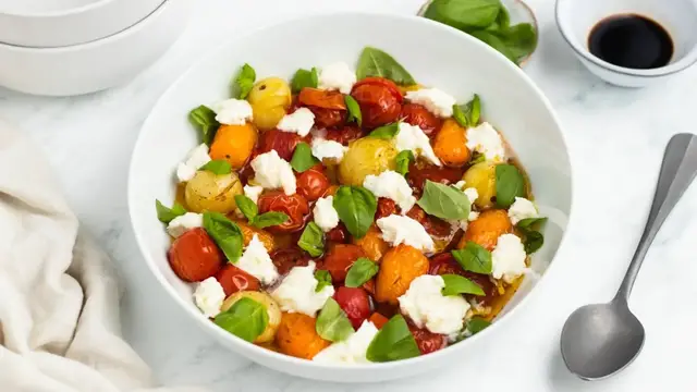 'Video thumbnail for Roasted Tomato Caprese Salad Recipe'