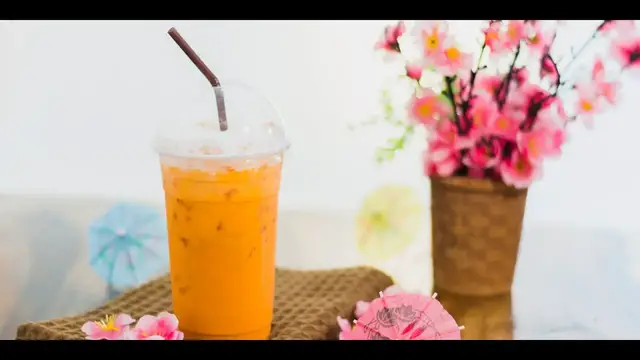 Video thumbnail for What Is Thai Tea? 5 Superb Facts That You Need To Know About It