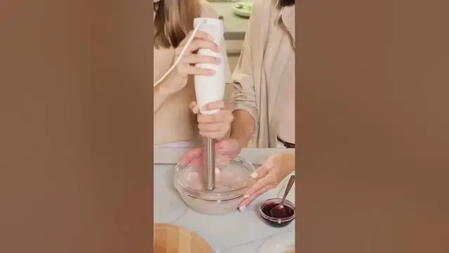 Video thumbnail for Best Cordless Immersion Blenders Buying Guide