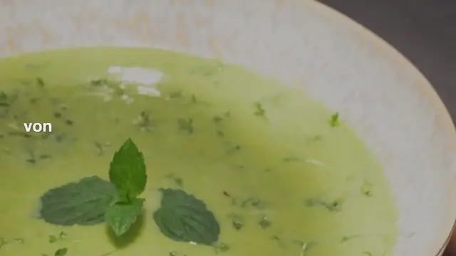 Video thumbnail for GRÜNE ERBSENSUPPE MIT FRISCHER MINZE