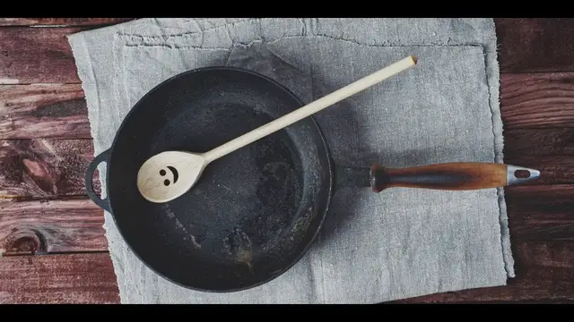 Video thumbnail for Super 5 List Types Of Frying Pans That You Should Have