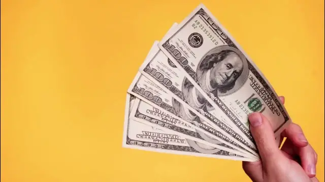 Video thumbnail for How does banking work?