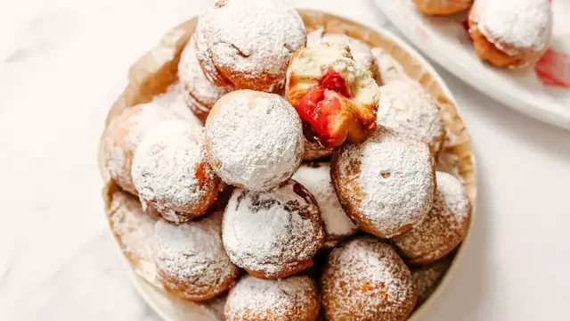 Video thumbnail for Classic Raspberry Sufganiyot Recipe (Jelly Donuts For Hanukkah)