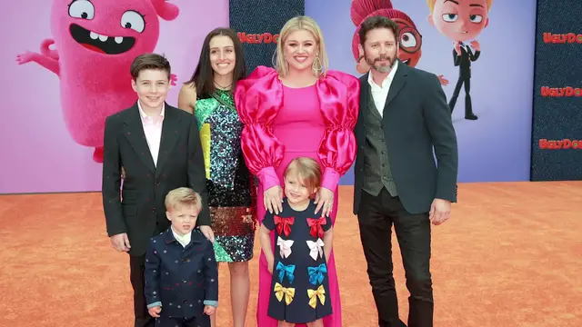 'Video thumbnail for Kelly Clarkson's 2 Kids, Her Messy Divorce, & The Tragic Ending No One Saw Coming'