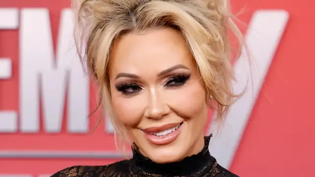 Video thumbnail for Jelly Roll's Wife Reveals Major Weight Loss Transformation