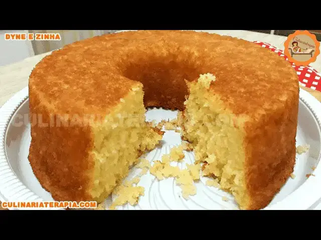 Video thumbnail for Aprenda a Fazer Bolo Fofinho de Mandioca Macaxeira ou Aipim, Super Úmido e Macio (A MELHOR MASSA)