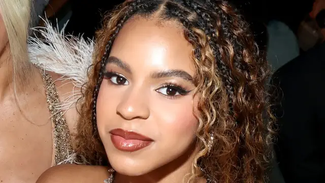 'Video thumbnail for Blue Ivy Carter Looks More Like Beyoncé Than Ever In New Photo'