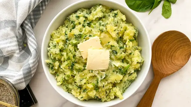 Video thumbnail for Roasted Garlic Spinach Mashed Potatoes Recipe