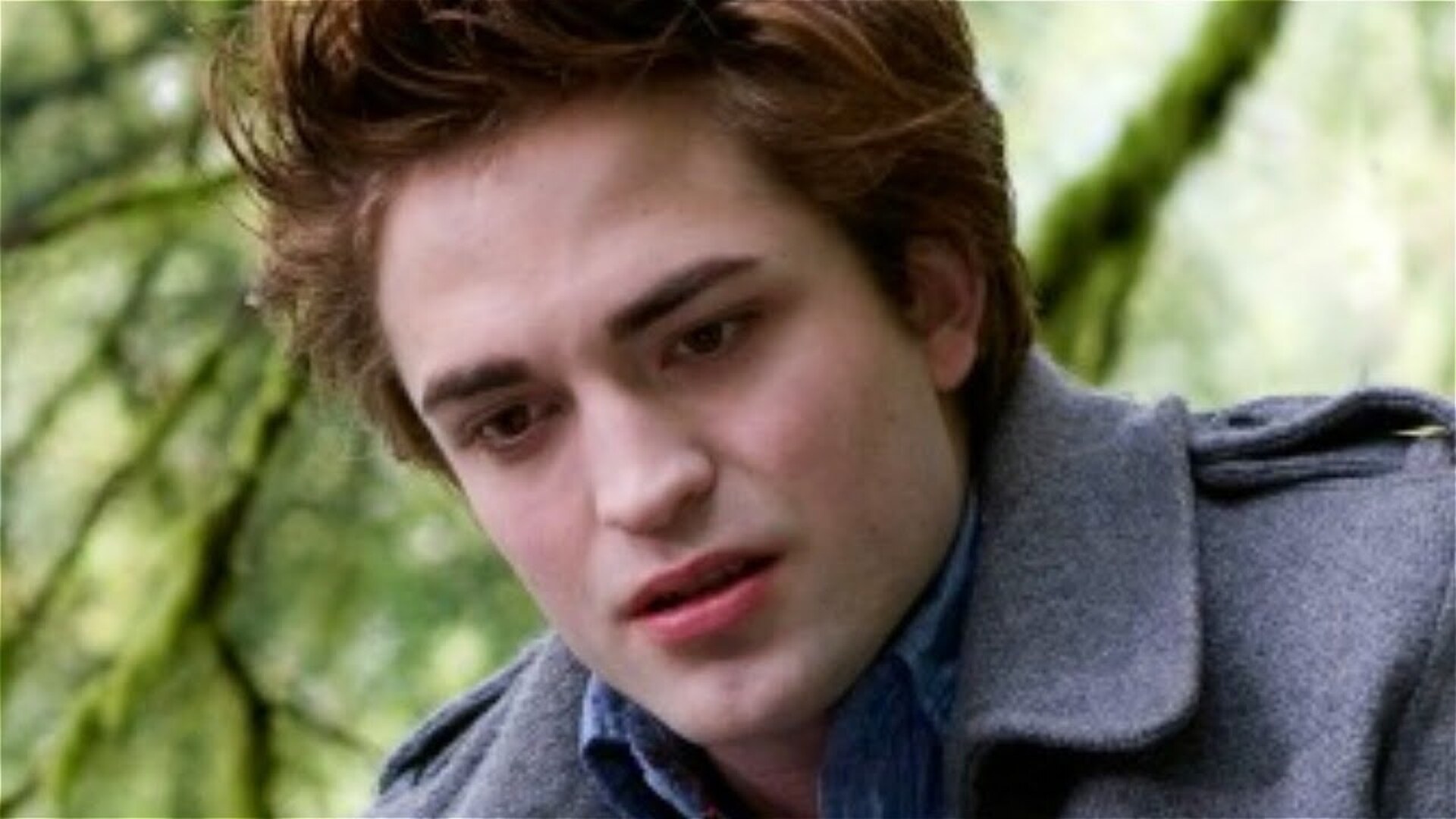 Video thumbnail for Twilight Was This Close To Firing Robert Pattinson