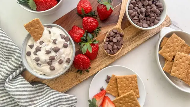 'Video thumbnail for Cannoli Dip Is The Easiest Recipe You'll Make All Year'