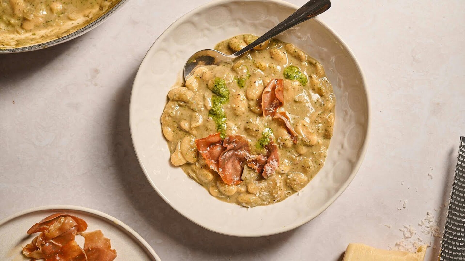 Video thumbnail for Easy Creamy Pesto Beans Recipe