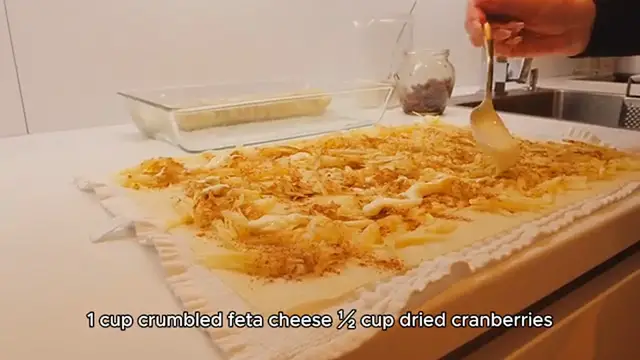 Video thumbnail for Cranberry Pistachio Cheese Log recipe