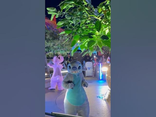 Video thumbnail for Stitch and Company at Disneyland After Dark: Disney Channel Nite!